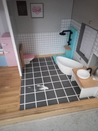 Casa de muñecas de madera con accesorios