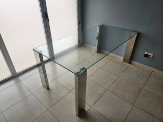 Mesa de comedor cristal y metal