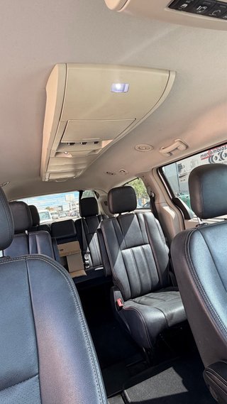 LANCIA Voyager 2012
