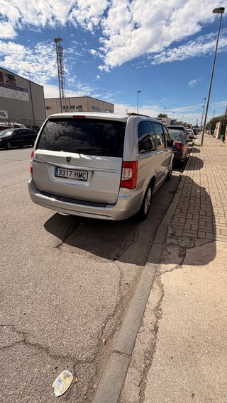 LANCIA Voyager 2012