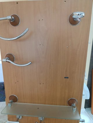 Accesorios de baño cromados cada pieza 25€ y 30€