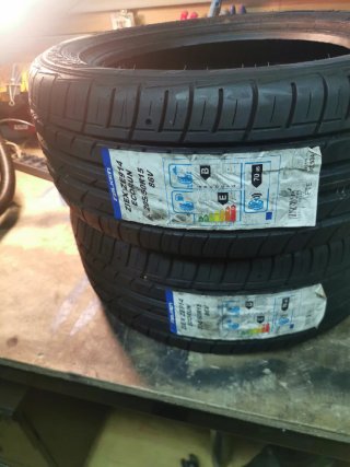 2 Neumáticos Falken 205/50 R15 86V dot16