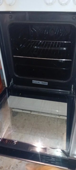 Vitrocerámica y horno con ruedas