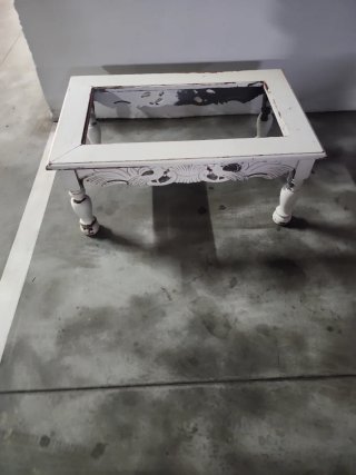 Mesa de madera para restaurar