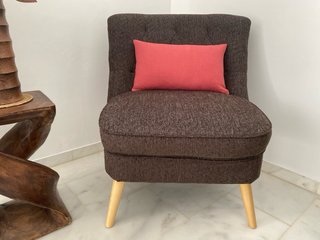Par de sillones de diseño marrón