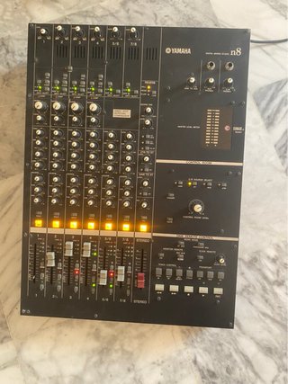 Mesa de Mezcla Yamaha N8 Digital Studio