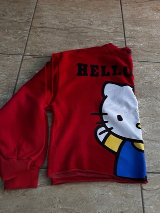 Jersey Hello Kitty Rojo Talla M
