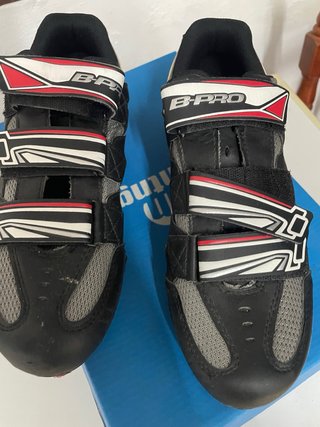 Zapatos Ciclismo MTB Negros y Rojos Numero 42