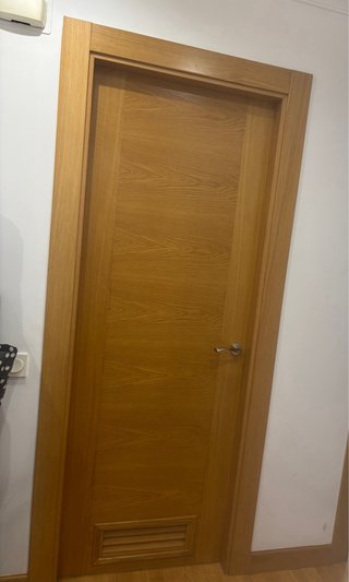 Puertas de madera con y sin cristales