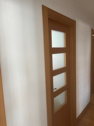Puertas de madera con y sin cristales