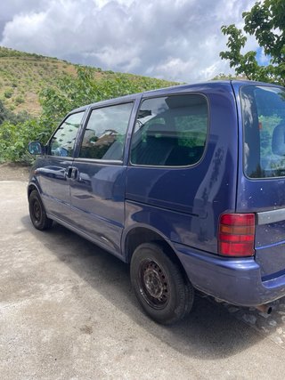 Nissan Serena 1996