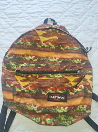 Mochila Eastpak Estampada Hamburguesa