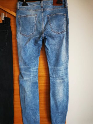 Vaqueros negros y azules Zara