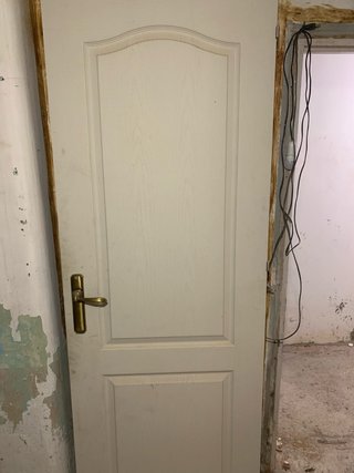 Puerta Sapelly con Batientes y Molduras