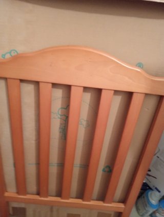 Cuna de bebé de madera