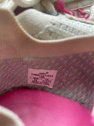 Sapatilhas Zara bege e rosa