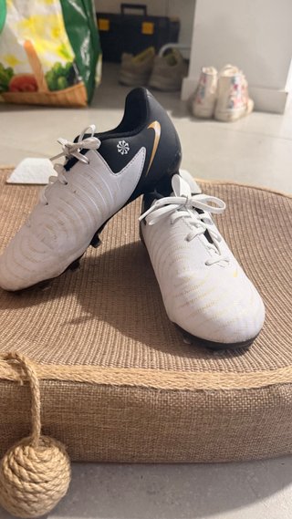 Botas u tacos Nike Phantom GT Oro Blanco Talla 33