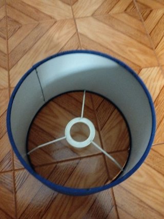 Pantalla de lámpara azul de tela