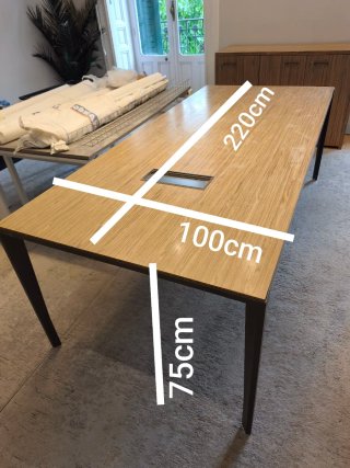 Mesa de oficina y armario archivador
