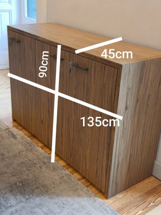 Mesa de oficina y armario archivador