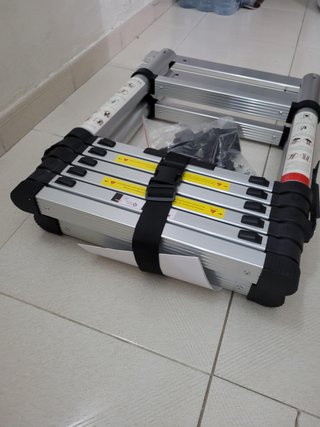ESCALERA PLEGABLE TELESCOPICA 1.7 M - 2 M NUEVA --