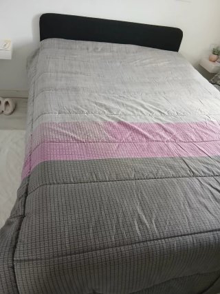 Cama IKEA 140cm Negra con Colchón Blanco