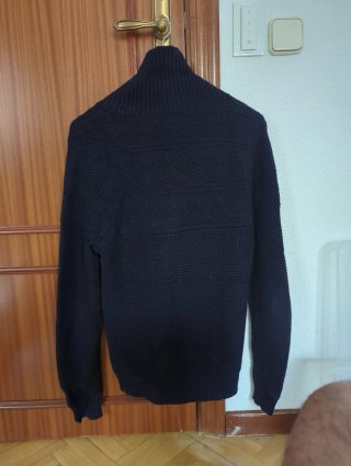 Jersey Zara cuello alto azul