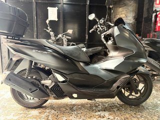 HONDA PCX-VARIAS-BUENAS CONDICIONES