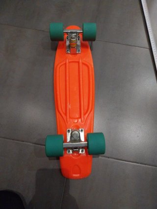 Monopatín naranja Kroma