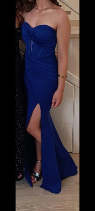 Vestido de fiesta azul eléctrico