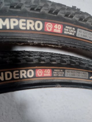 Cubiertas Gravel Tufo Swampero y Thundero 40mm