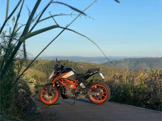 KTM Duke 125cc 2022 Negra y Naranja