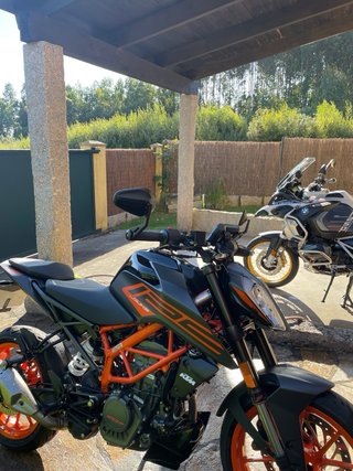 KTM Duke 125cc 2022 Negra y Naranja
