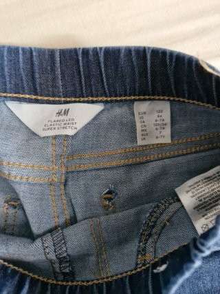 Pantalones vaqueros niña con pedrería