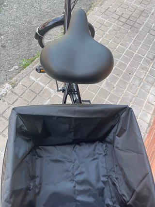 Triciclo adulto negro con cesta