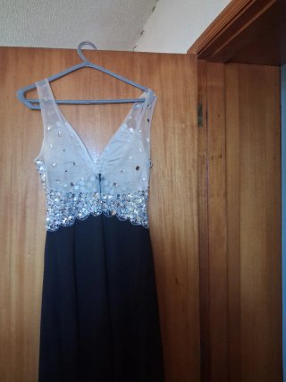 Vestido longo preto e prata