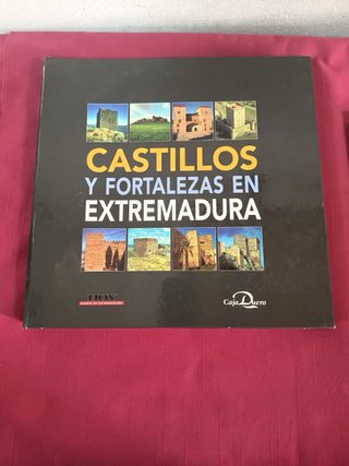 Libro de Castillos y Fortalezas en Extremadura.