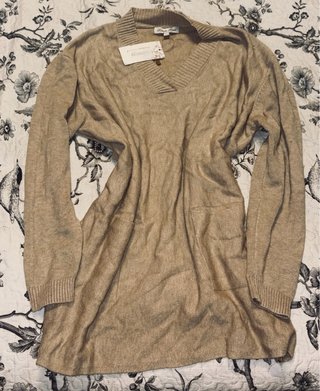 Jersey beige talla única nuevo. MARCA DE LOCAL