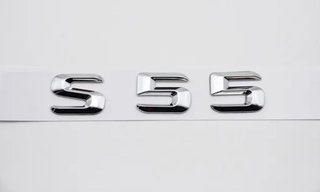 EMBLEMA TRASERO CROMADO MERCEDES BENZ LETRAS S55