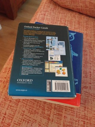 Dicc Oxford Cat/ing  y Diccionario Castellano Vox