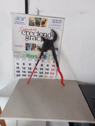 Llave de pico de oro grande usada una vez