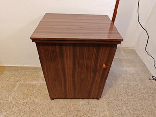 Máquina de coser Singer con mueble