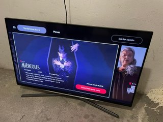 Samsung 40" Smart TV Como Nueva Mando Original