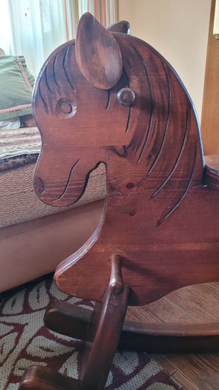 Caballo balancín madera artesanal
