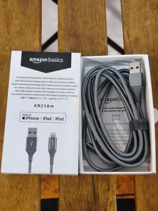 Cable USB-A a Lightning Amazon Basics 1.8m