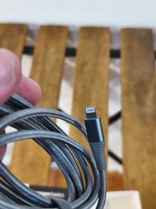 Cable USB-A a Lightning Amazon Basics 1.8m