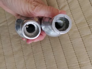 2 Pomos para Barra de Cortina Metálicos