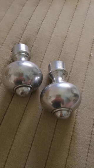 2 Pomos para Barra de Cortina Metálicos