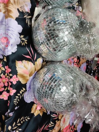Bolas de discoteca plateadas