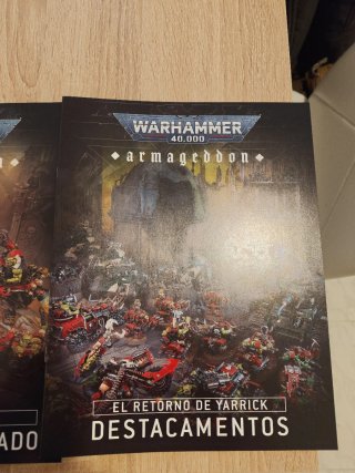 Libro de El retorno de Yarrick